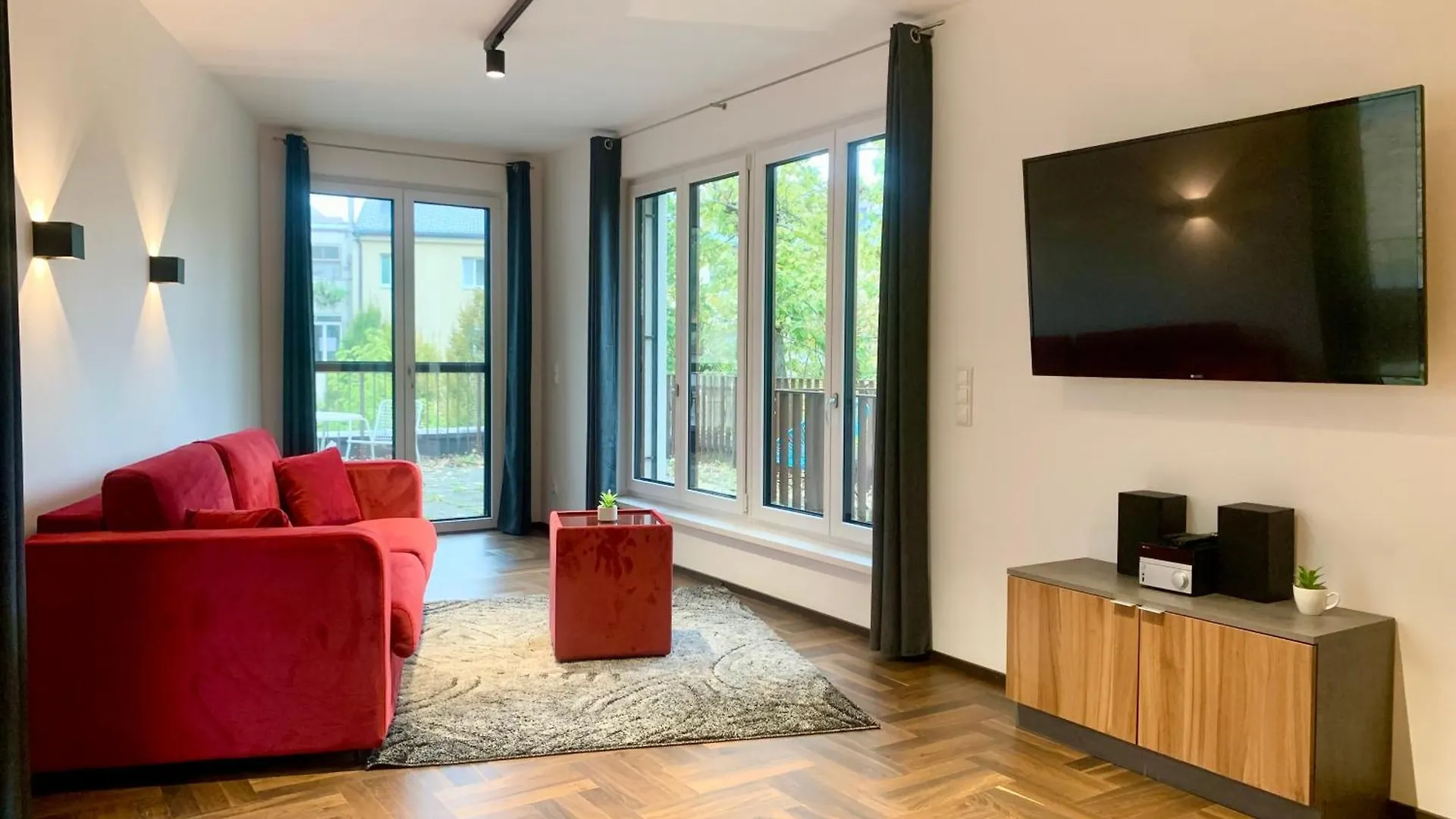 Moeblierte Wohnung + Parkplatz Und Terrasse Vienna Apartment