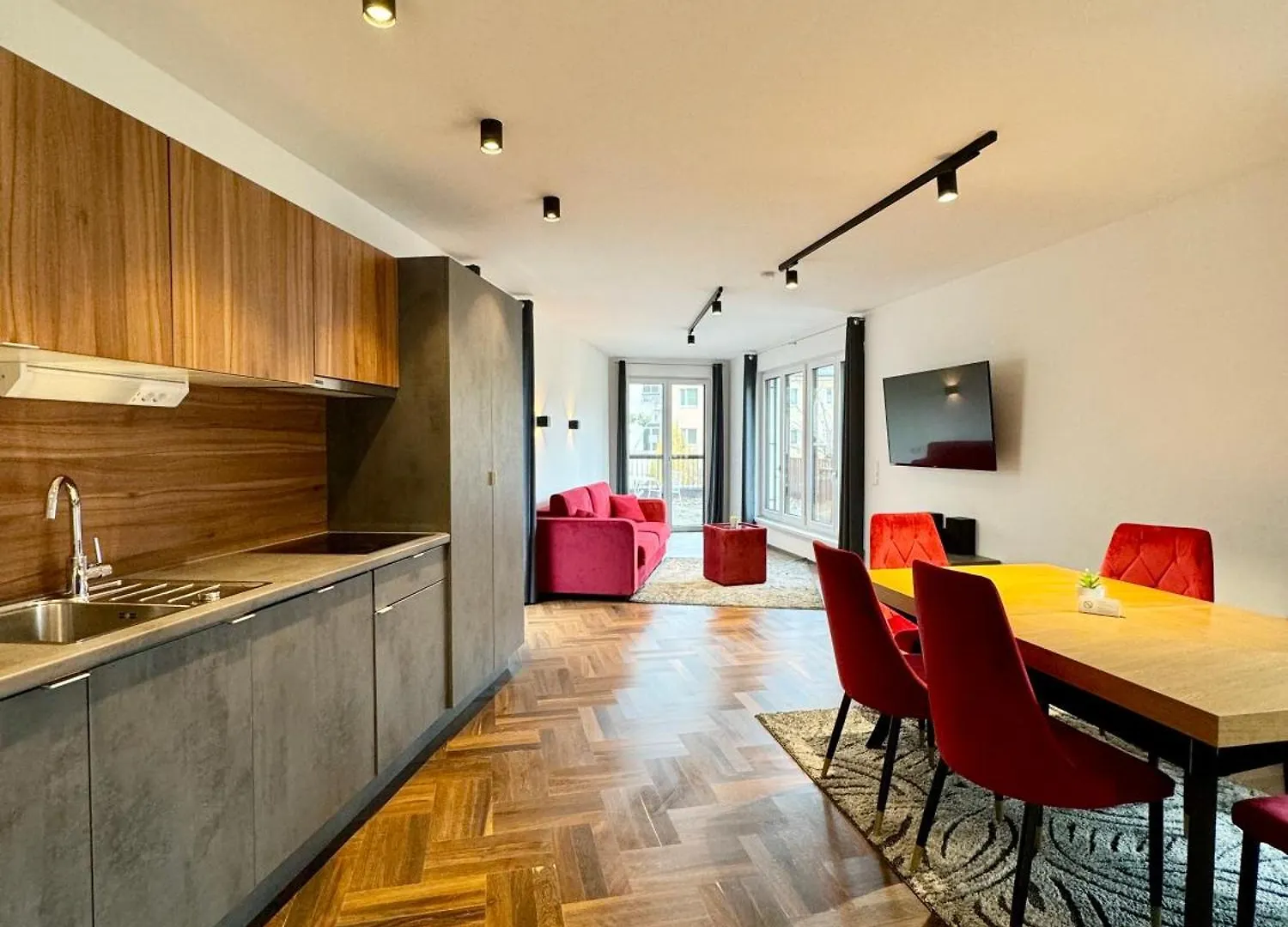Moeblierte Wohnung + Parkplatz Und Terrasse contacts